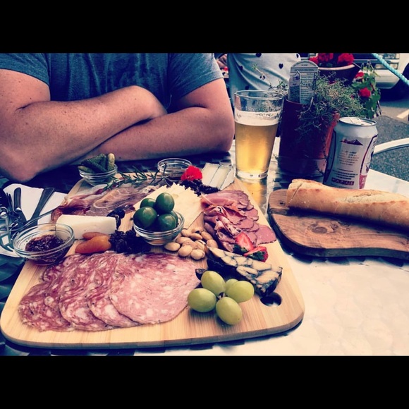 WELCOME TO MY CLOSET - Picture 6 of 10